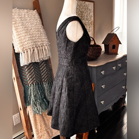 Kate Spade New York "Dashing Beauty" Metallic Jacquard Dress - Picture 11 of 17